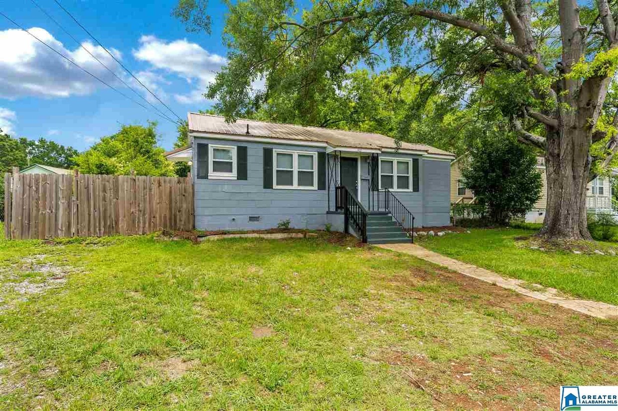 Primary Photo - 302 Coosa Pines Dr