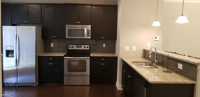 Foto del edificio - 758 Liberty Commons Dr NW