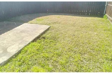 Foto del edificio - 2211 Woodcreek St