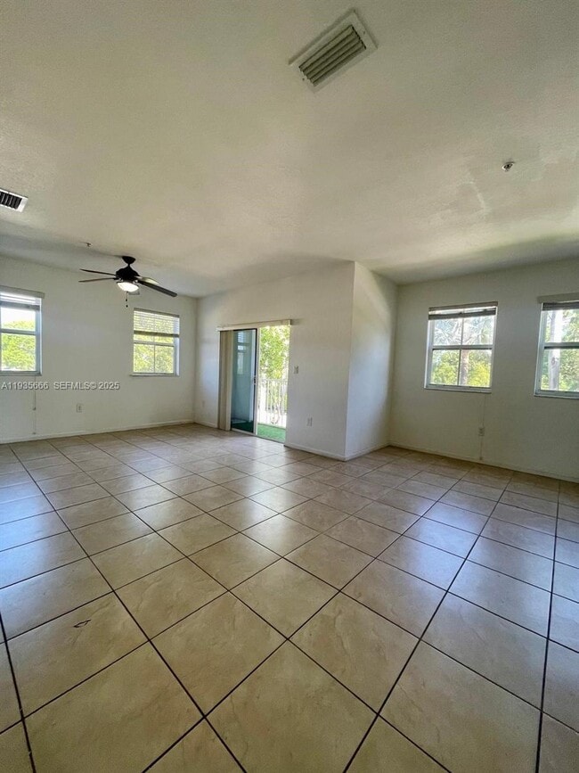 Foto del edificio - 8620 NW 97th Ave