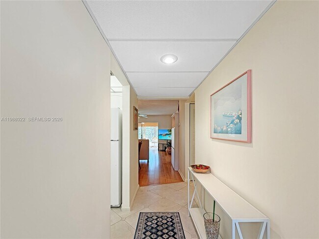 Foto del edificio - 1030 Country Club Dr