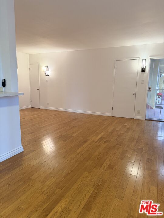 Foto del edificio - 6013 Carlton Way