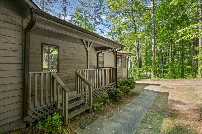 Foto del edificio - 1321 Timbercrest Dr