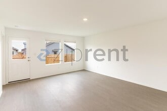 Building Photo - 208 Skyfire St