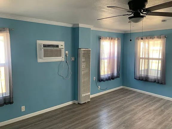 Foto del edificio - "Charming 2-Bedroom Retreat in Beautiful Bakersfield – Your Cozy Haven Awaits!"