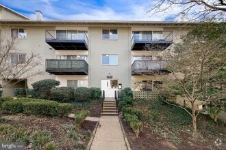 Building Photo - 8700 Manchester Rd