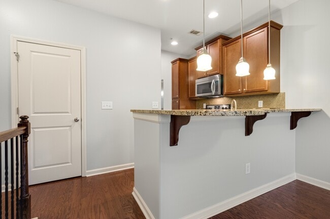 Building Photo - 215 Semel Dr