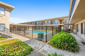 Building Photo - 7414 Mesa College Dr