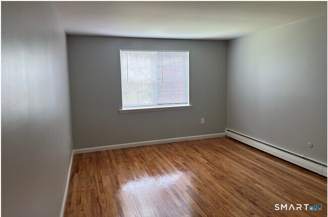 Foto del edificio - 72 Folly Brook Blvd