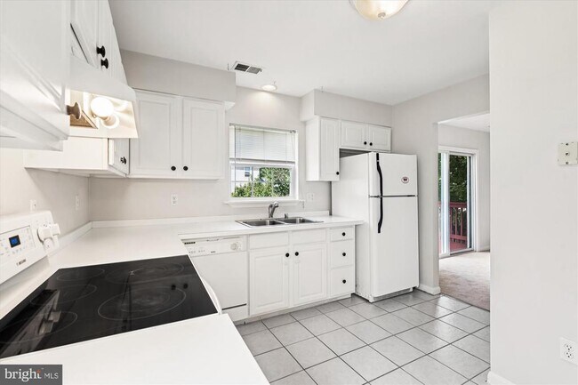 Foto del edificio - 1623 Chesapeake Ln