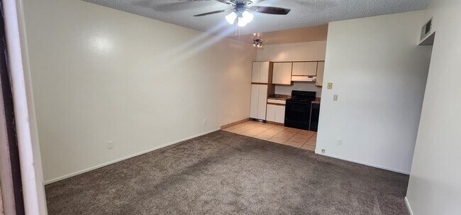 Building Photo - 1041 N Mesa Dr
