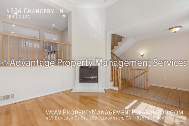 Building Photo - 4 Bed/ 3.5 bath, 2112 sq ft townhouse acro...