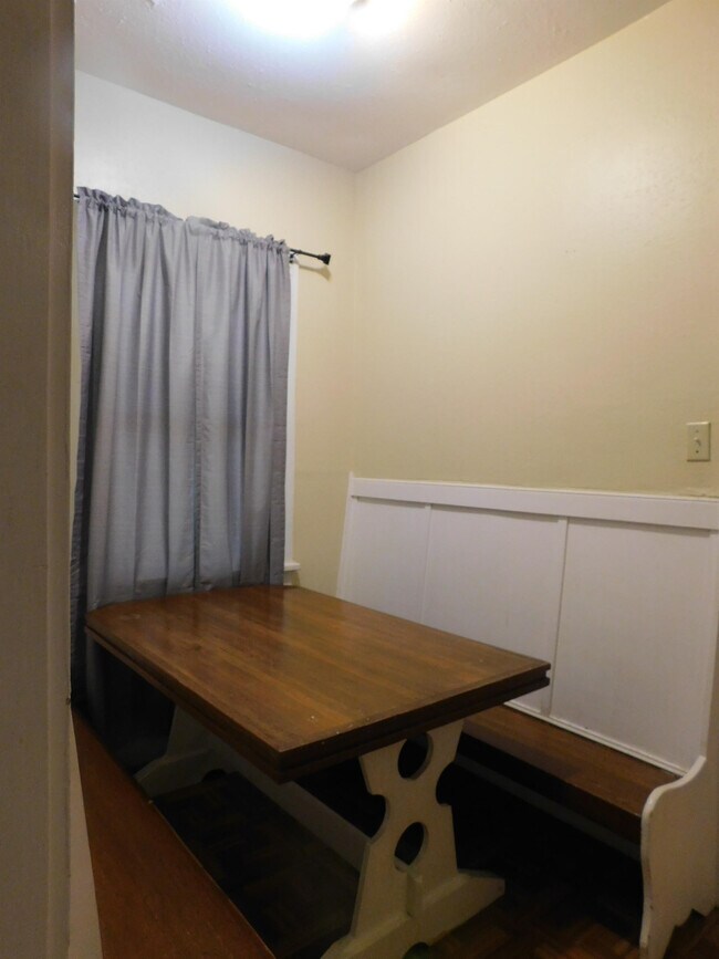 Foto del edificio - 3305 Creswell Ave