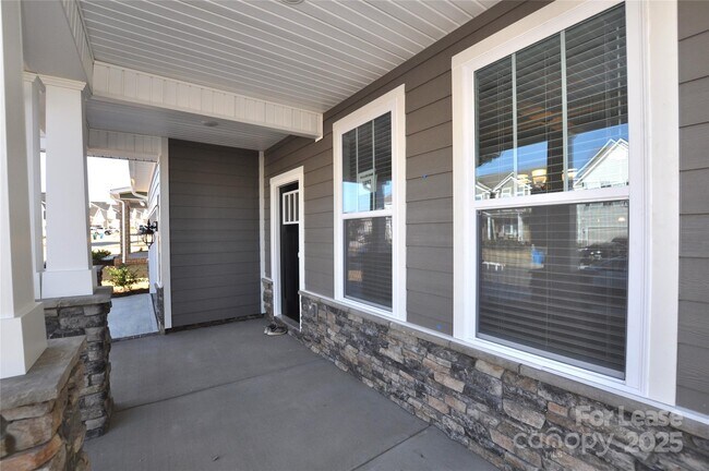 Foto del edificio - 8007 Oakmere Rd