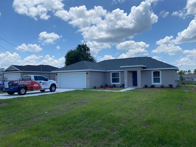 Foto del edificio - Desirable SE Ocala Neighborhood 3/2/2 *WON...