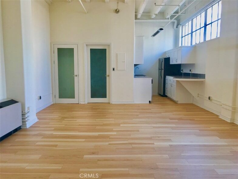 Foto principal - 312 W 5th St