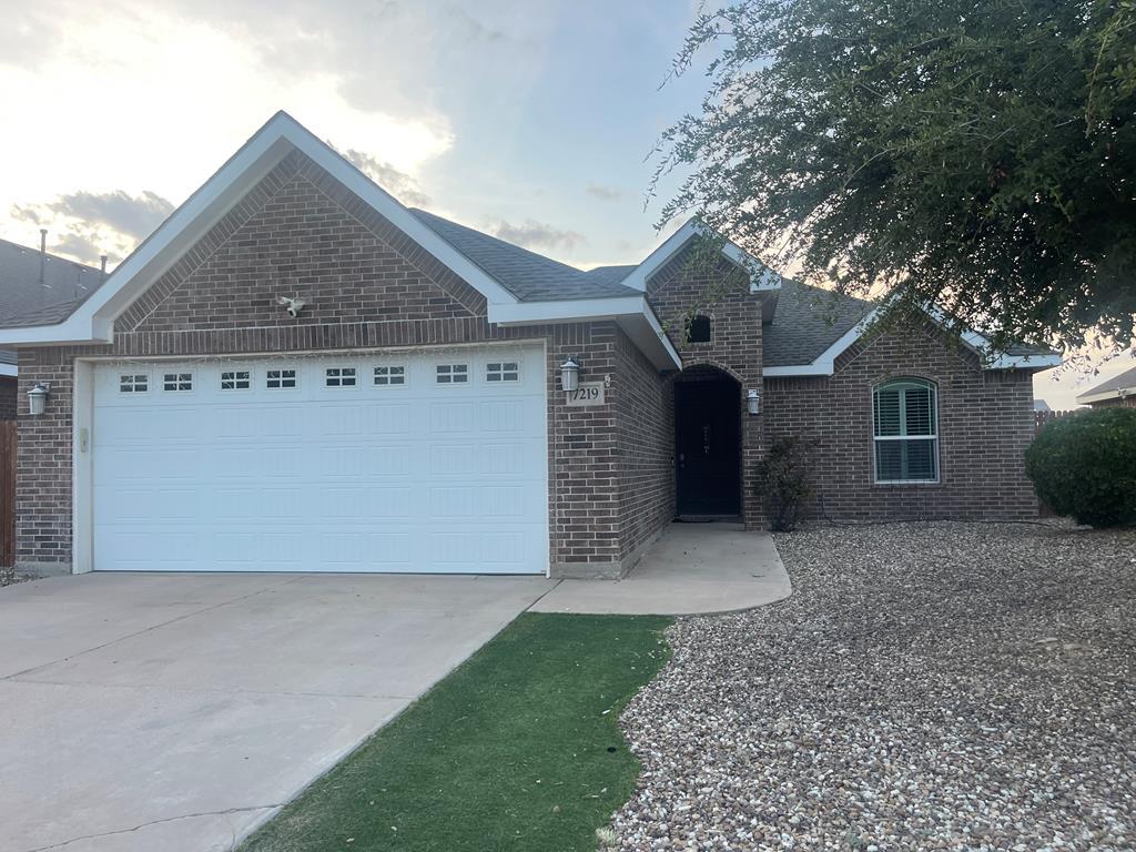 Foto principal - 7219 Bellini St