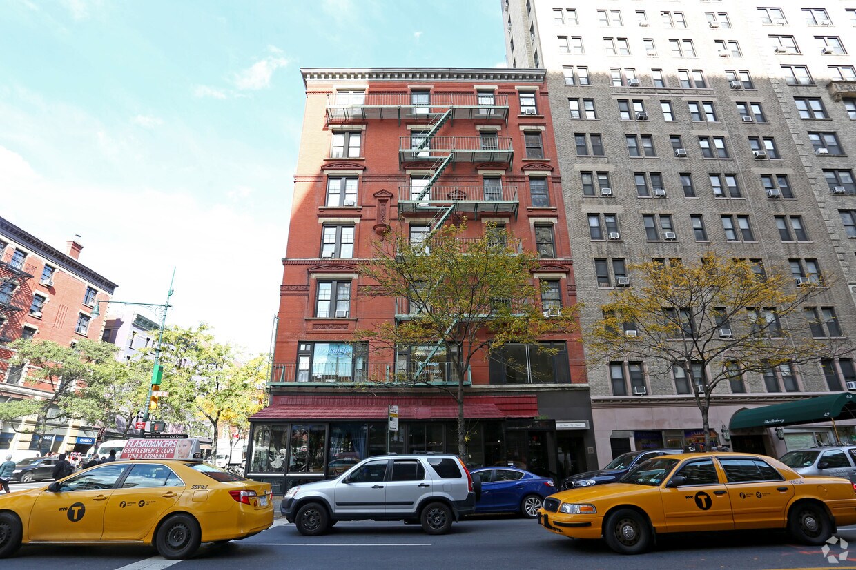 Building Photo - 53 W 72nd St