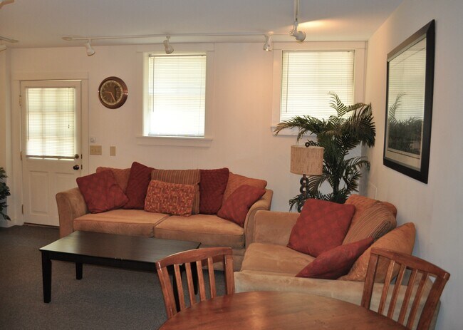 Foto del edificio - 112 Highland Pl