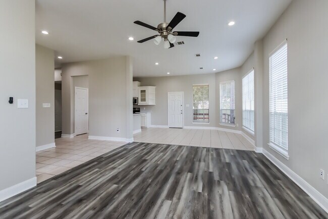 Foto del edificio - 6946 Gentle Breeze Dr