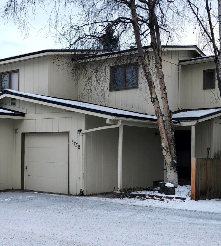 Primary Photo - 3232 Eastgate Pl