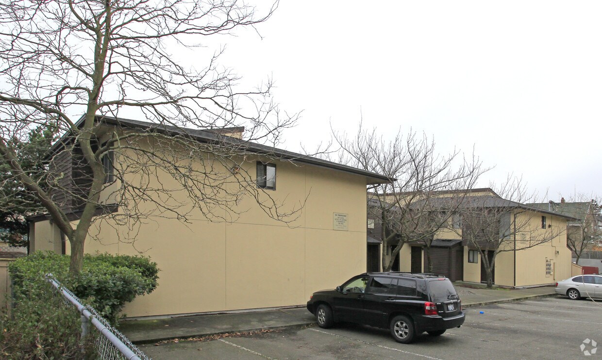 Building Photo - 2307 E Fir St