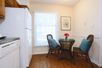 Interior Photo - Strawberry Hill