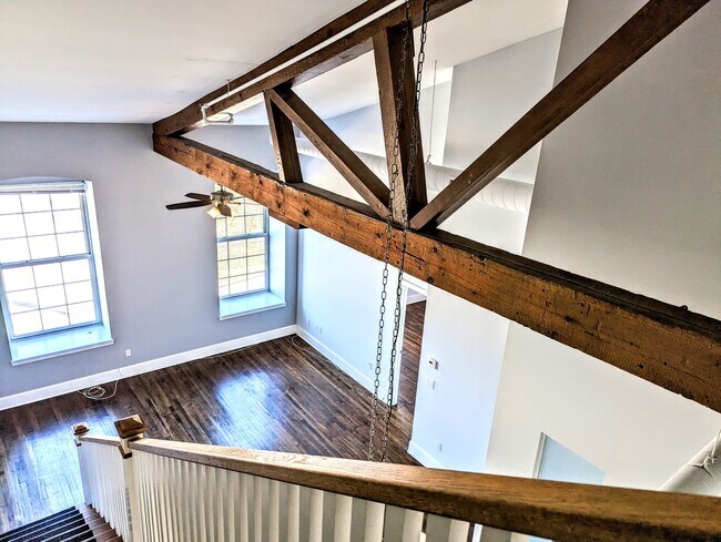 Foto del edificio - 410 Shurs Ln
