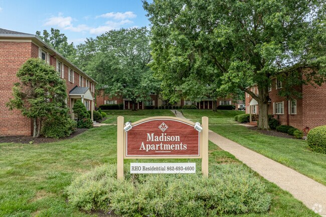 Foto del edificio - Madison Apartments