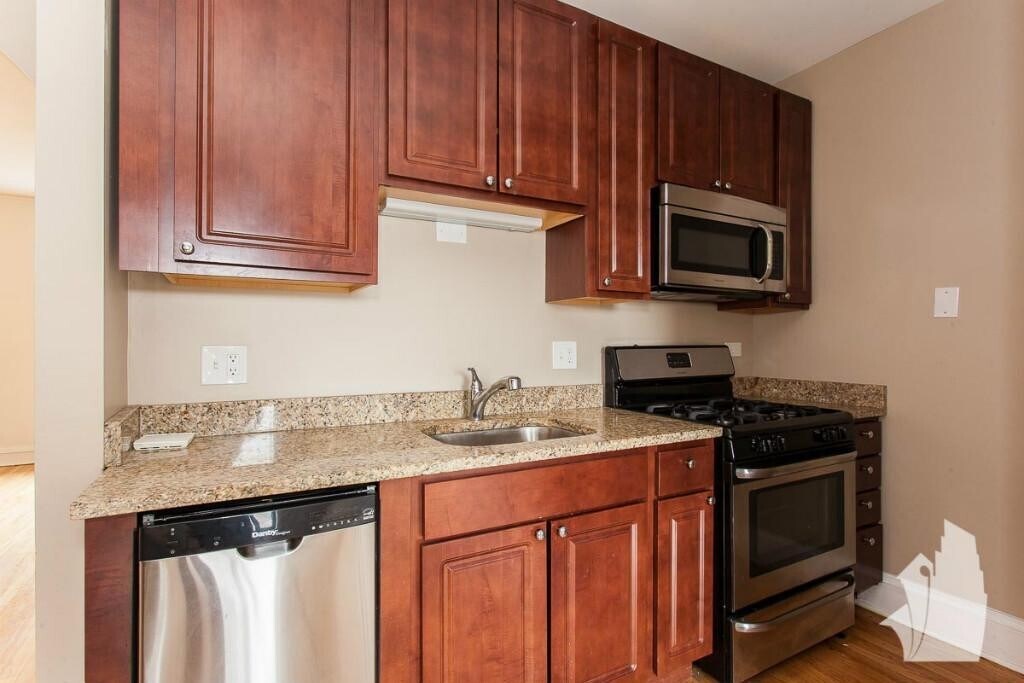 Foto principal - 2108 W Ainslie St
