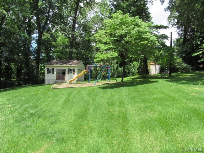 Building Photo - 8506 Lyndale Dr