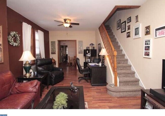 Foto del edificio - 2516 E Oakdale St