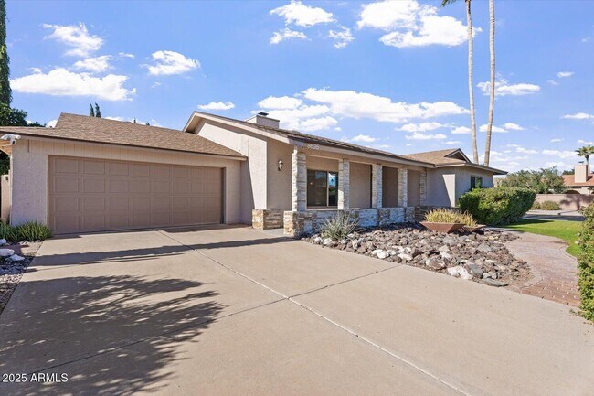 Foto del edificio - 8635 E Vía De La Gente