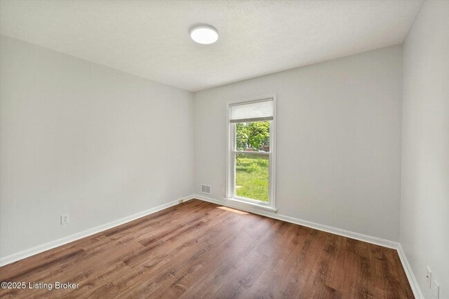 Foto del edificio - 2702 Ballad Blvd