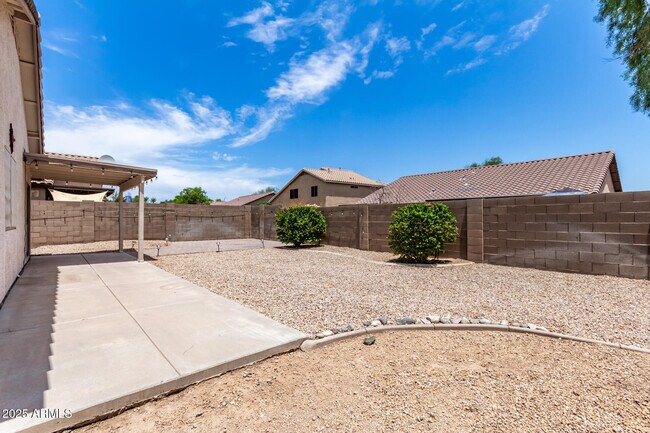 Building Photo - 16455 N 137th Dr