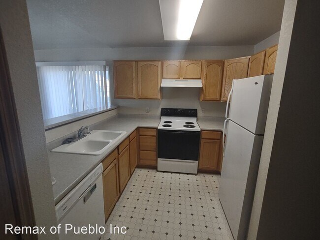 Building Photo - 3 br, 2 bath House - 5045 PIONEER