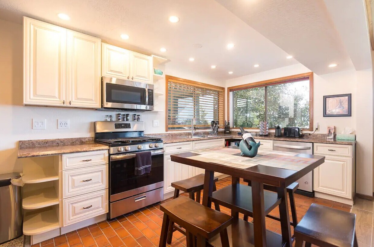 Foto principal - 3923 Diamond Point Rd