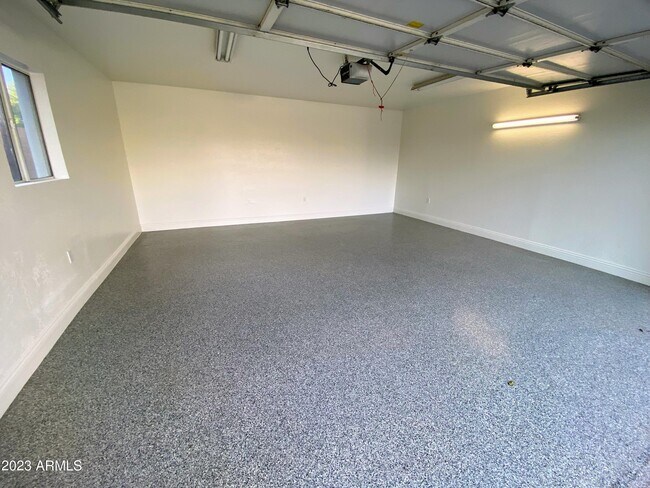 Building Photo - 4446 E Flower St