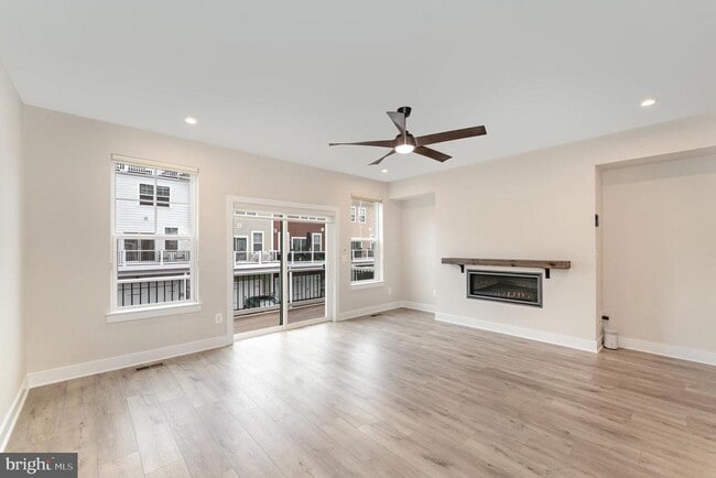 Building Photo - 1579 Sandpiper Bay Lp