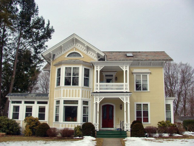 49 Beacon St