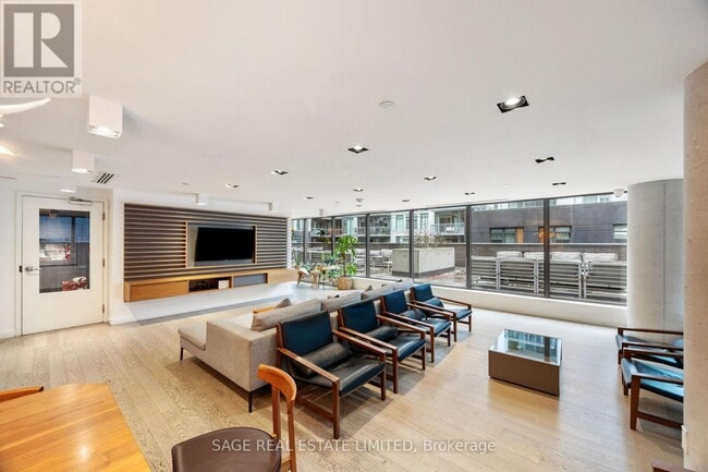 Photo du bâtiment - 111 Bathurst St