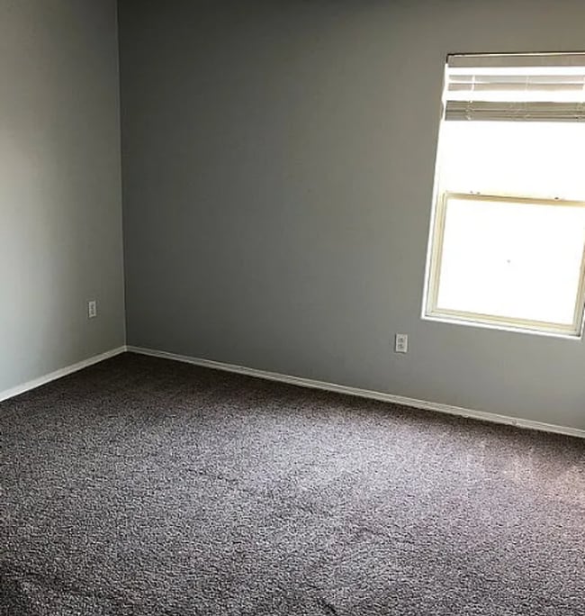 Building Photo - 3BR 2.5BA Home w/ Refrigerated Air near UNM (OPEN HOUSE 7/16 4:45)