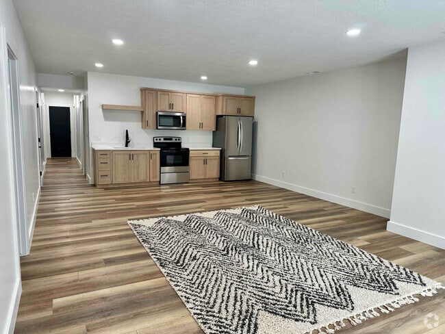 Building Photo - 1138 E 200 N