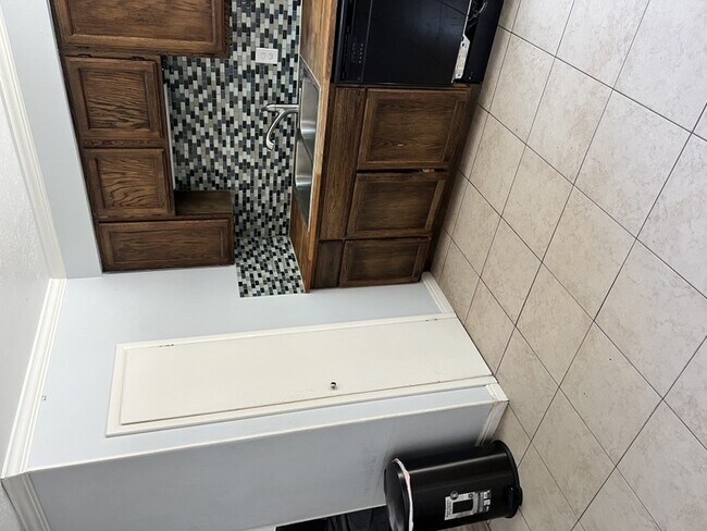 Building Photo - 562 E 4500 S
