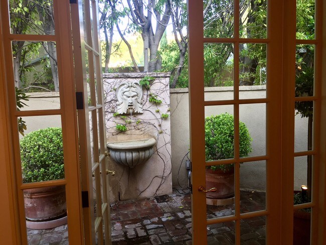 Foto del edificio - 8721 W Sunset Blvd