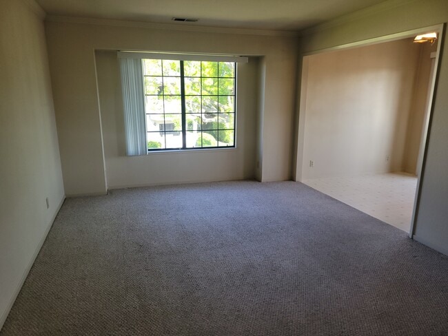 Building Photo - 1058 Padre Dr