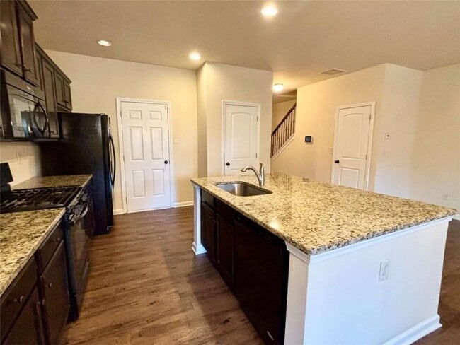 Building Photo - 2723 Morgan Glen Rd NE