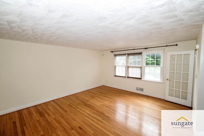 Foto del edificio - 8616 Pleasant Plains Rd