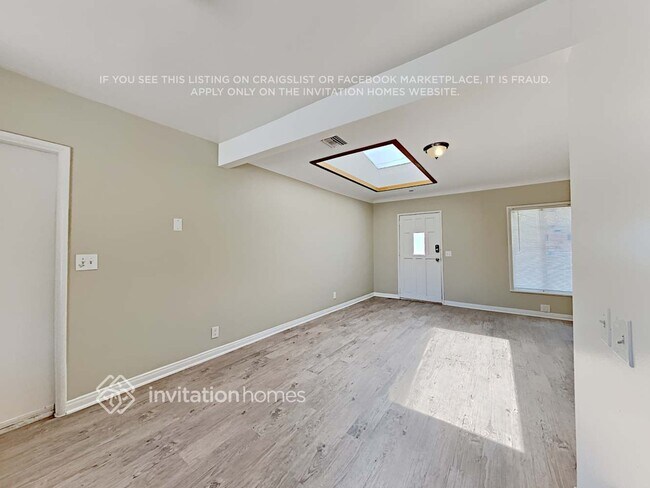 Foto del edificio - 14205 Haynes St