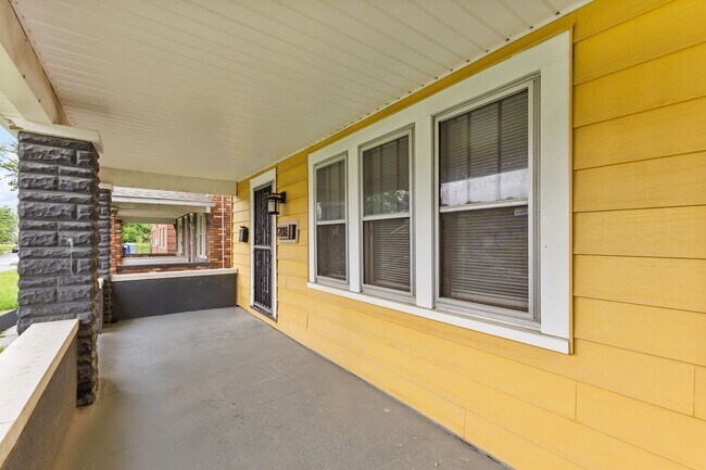 Foto del edificio - Charming 3-Bed Dutch Colonial with Modern Updates & Massive Yard – Minutes from German Village!